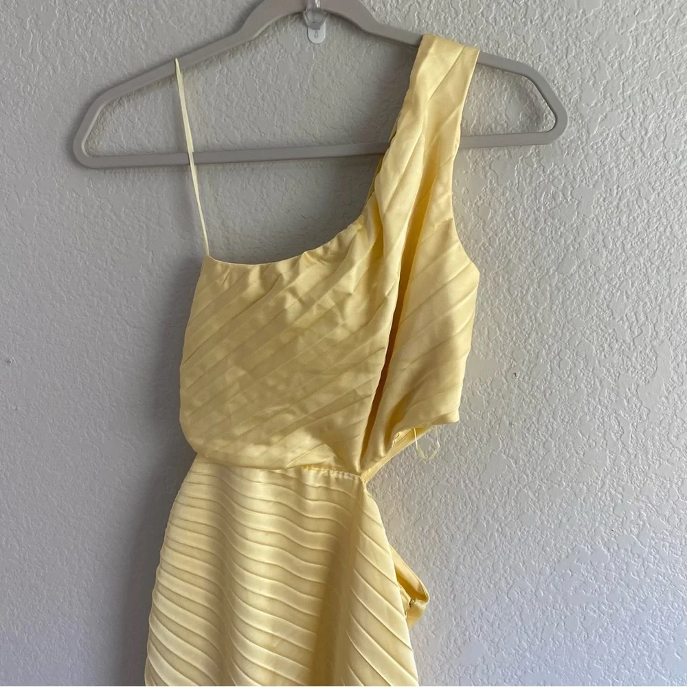 Abercrombie & Fitch Giselle Pleated One Shoulder Cutout Maxi Dress Yellow Petite